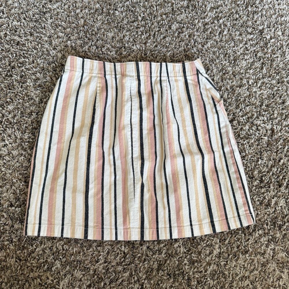 Hollister Ultra High-Rise Mini Skirt – Size S - Picture 3 of 5